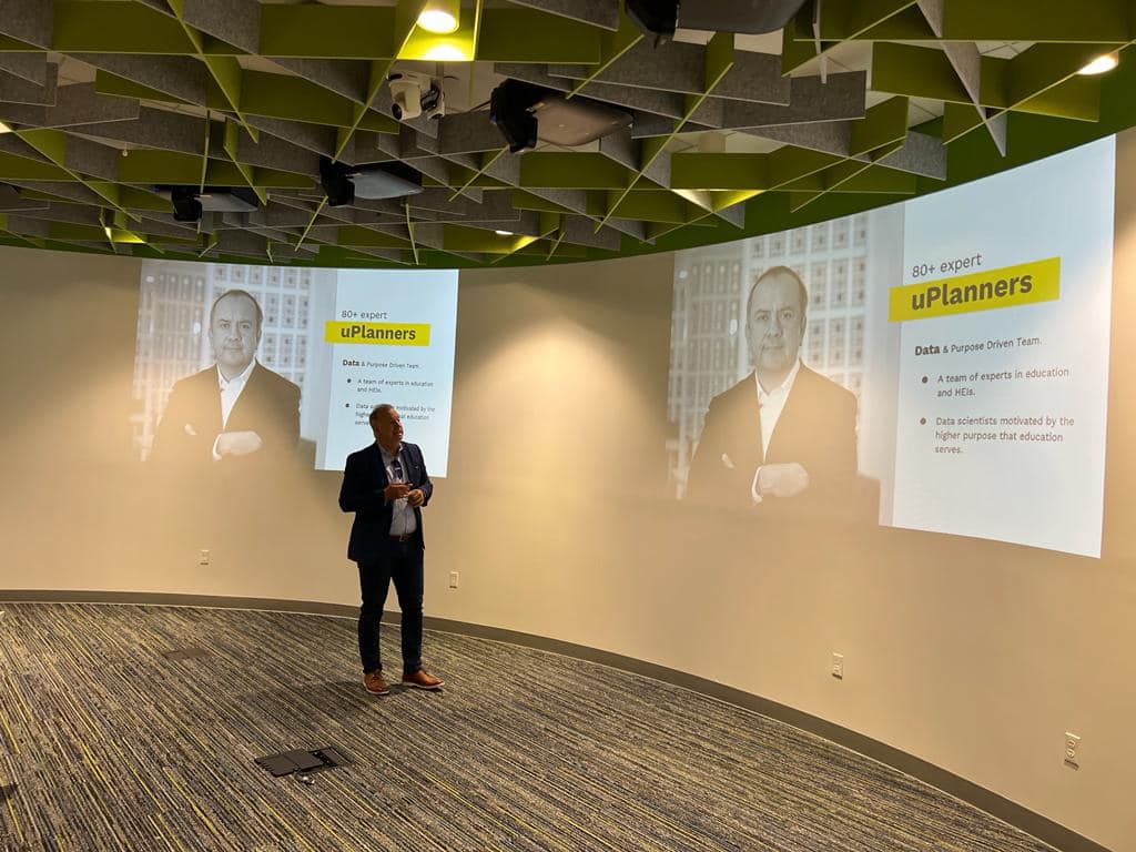 uPlanner tweet media