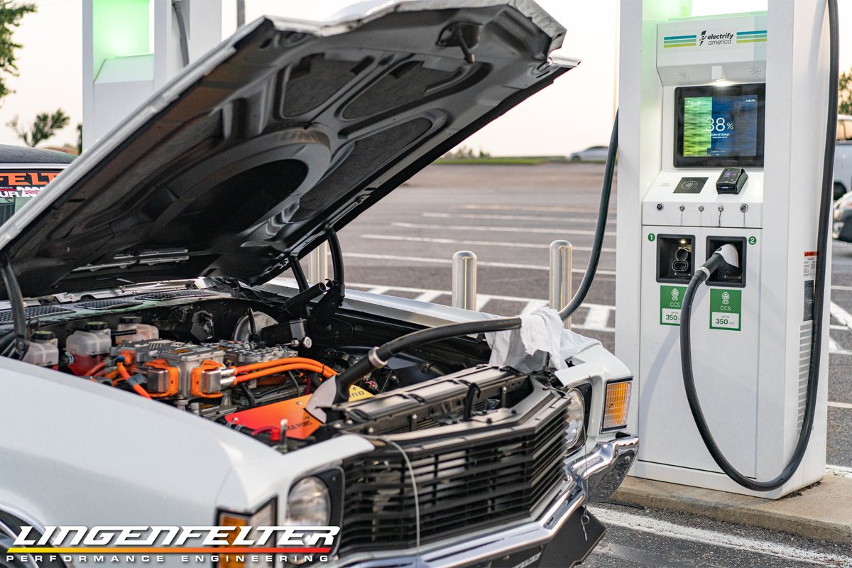 LingenfelterLPE's tweet photo. Stopping for a Quick Charge ⚡ in the #Lingenfelter electric #eLcamino powered by the @Chevrolet Performance Electric Connect and Cruise #eCrate System while the Lingenfelter team grabs a bite to eat before heading to our last stop on #HotRodPowerTour! 
#LongHauler #EV #Chevy https://t.co/NOCf9LCLdK