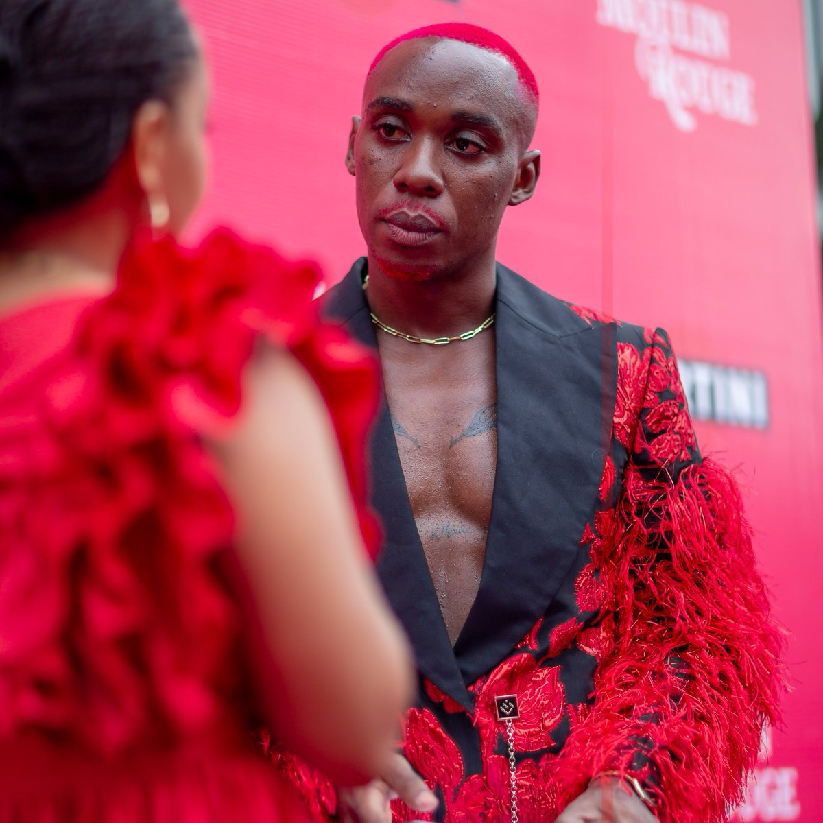 hesjaay's tweet photo. The Red Carpet at the @coloredpartysrs.
Every single sweat was worth it ✨

@Martini_Global
#MoulinRouge https://t.co/h5K2FX7PJe