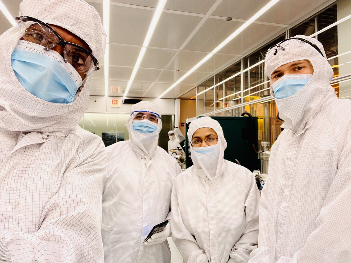 GrassellinoSRF's tweet photo. @sqmscenter nanofab team hard at work at the @UChicagoPME pritzker nanofab facilities making the best superconducting qubits that the world has yet to see! @Fermilab @doescience @NorthwesternU https://t.co/9OhZ98gQg9