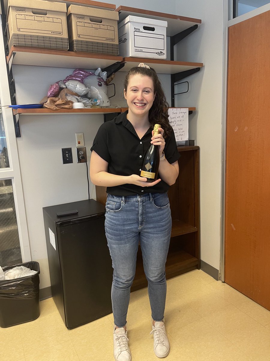 Chrystal_Paulos's tweet photo. Check out this new PhD candidate named Anna Cole ⁦@AnnaCamille98⁩ ⁦@CancerBioEmory⁩. How do you say…nailed it? https://t.co/lkpaS90nFN