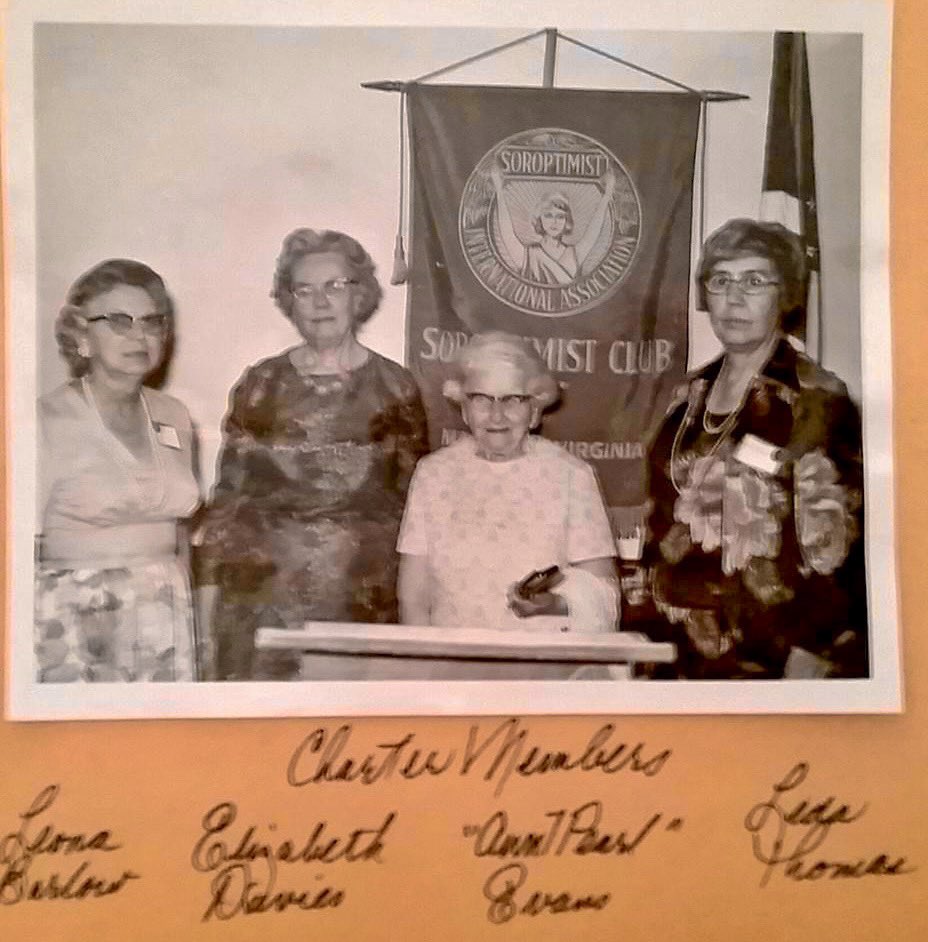 simanassas's tweet photo. A Flashback Friday Photo…in this photo are 4 SIM charter members attending the 20th anniversary celebration in January 1976 at the Old Towne Inn, Manassas VA, from L-R are Leona Barlow, Elizabeth Davies, Pearl Evans and Leda Thomas. https://t.co/DH5q2OFBPe