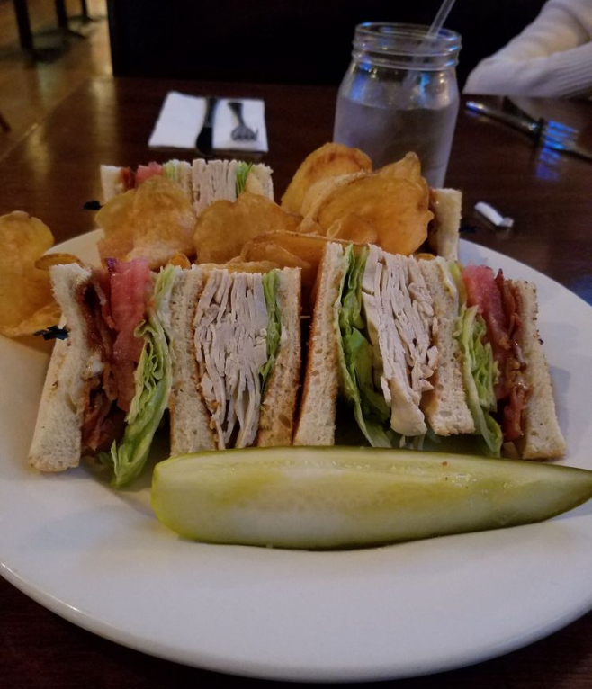 GatsbysPubGrill's tweet photo. If you're gonna get that bread make sure there is something tasty in the middle! 😉
.
Check out our specials! Served from 11am - 2pm 
👉 https://t.co/WVsObifZvd
.
#Gatsbys #IndianapolisIN #IndyEats #IndyLife #IndyFood #IndyFoodie https://t.co/ZnwEI6n6ly