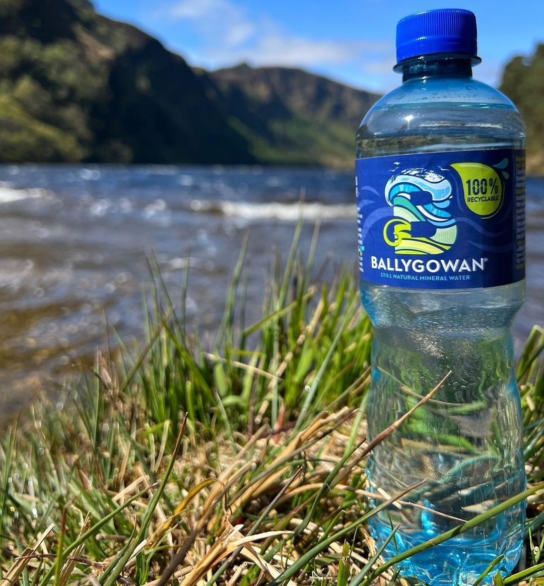 Get sunny summer ready. If you’re at the beach, hiking mountains or dancing at a festival for the heatwave keep yourself hydrated and get 2L on board.