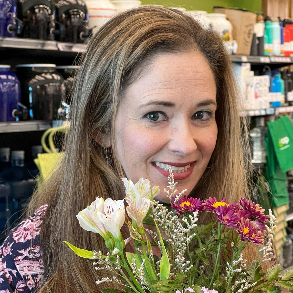 evermancoop's tweet photo. There’s no better combo than @fiorepensacola flowers and Wendy! Come see the rest of the flowers when you visit us today💚 https://t.co/qi9ECLK7Mv