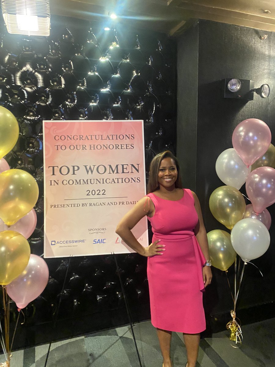 RunEmRun's tweet image. Celebrating my dear friend and colleague  @hwoodard today as she receives the Top Women in Communications Award presented by Ragan and PR Daily. Proud of you and honored to celebrate you today! #raganawards