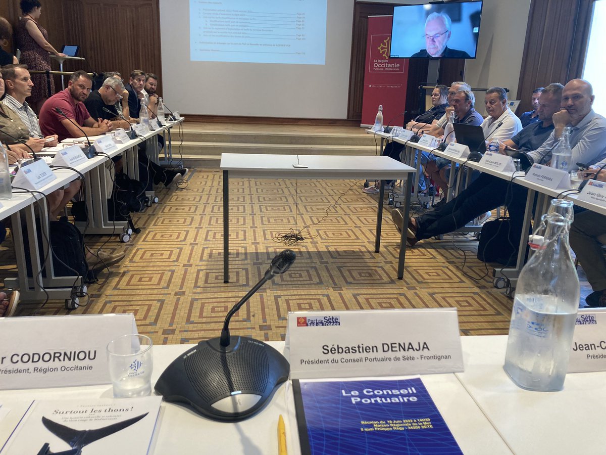 Heureux d’avoir présidé aujourd’hui le conseil portuaire du <a href="/PortdeSete/">Port De Sete</a> au cours duquel nous avons, avec <a href="/DidierCodorniou/">Didier Codorniou</a>, annoncé la création d’un conseil de coopération inter-portuaire avec Port La Nouvelle, pour développer une stratégie portuaire basée s/ la complémentarité.