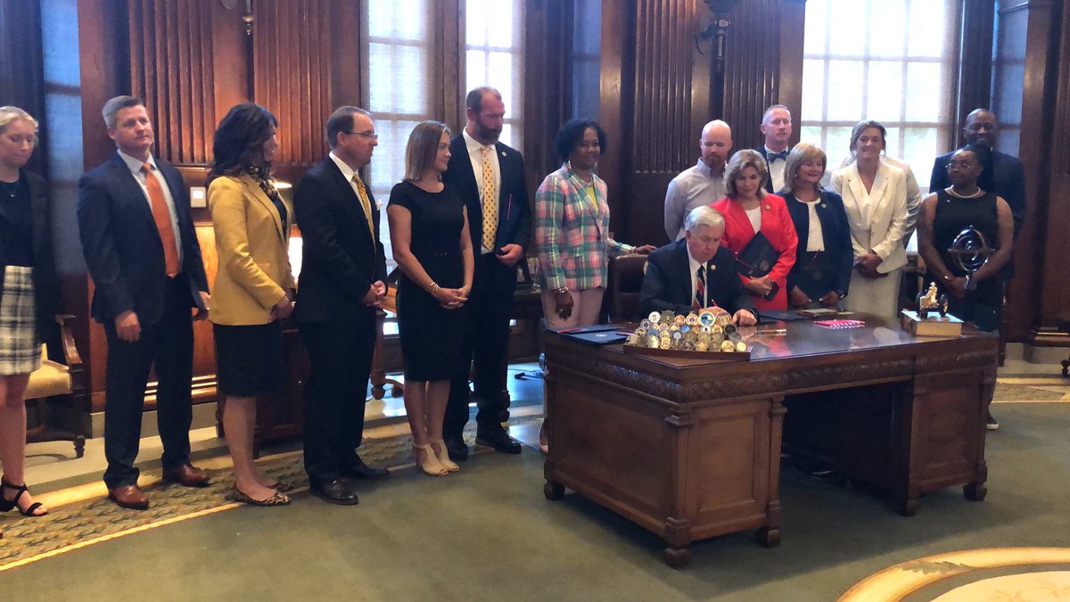 Coaches from <a href="/MizzouFootball/">Mizzou Football</a> and <a href="/MizzouHoops/">Mizzou Hoops</a> are here, but also <a href="/LUBlueTigers/">Lincoln University (Missouri)</a> president for SB 718. This bill creates a week recognizing HBCUs, workforce diplomas, dual credit opportunities &amp; name image likeness. #moleg #NIL #mogov