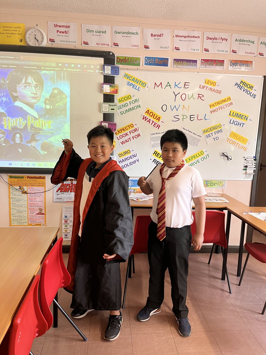 EnglishSjl's tweet photo. Much Star Wars fun and wizarding wonders in tonight's open evening for Years 4 and 5 ! @stjohnlloyd https://t.co/nrydGxKQRf