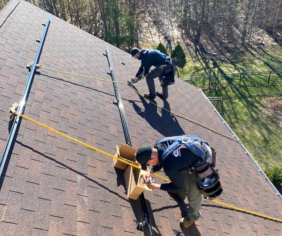 GStateSolar's tweet photo. At Granite State Solar, local means a team that knows how to build solar-ready to stand up to New Hampshire winters. It means giving our customers the helpful-neighbor treatment. And it means keeping energy jobs and dollars in-state.
#GraniteStateSolar #ShopLocalNH https://t.co/L8wR9zKs4n