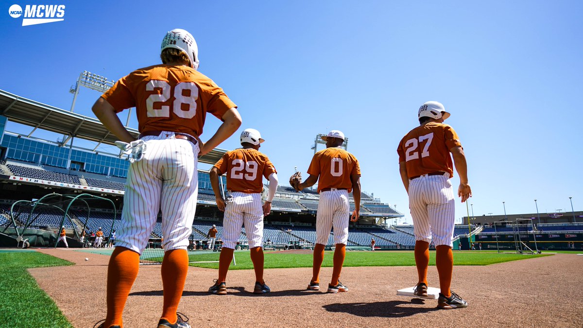 The Horns have arrived! #MCWS x @TexasBaseball