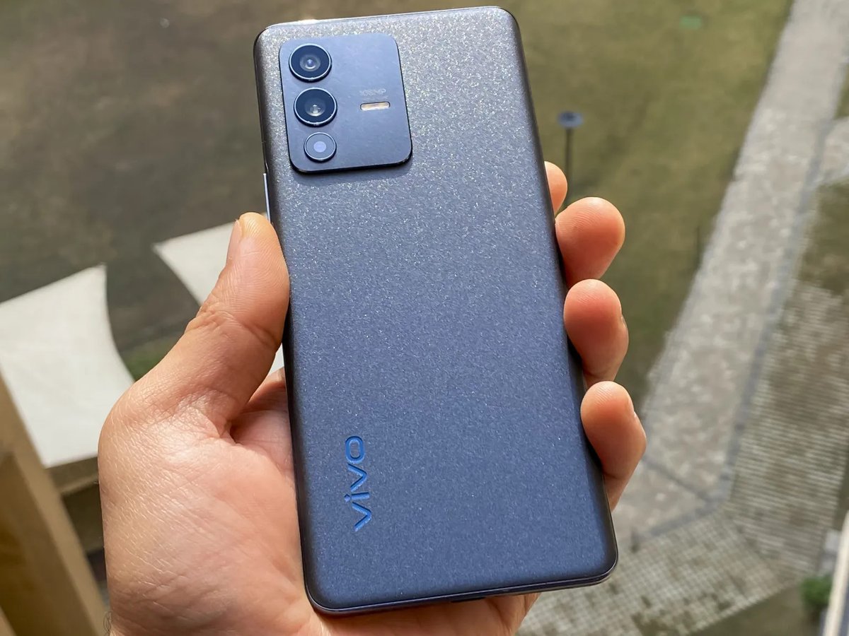 Vivo V23 Pro has a 3D curved screen in front. It sports a large 6.56-inch AMOLED display with a 90Hz refresh rate and 18:10 aspect ratio. We have give a complete review on it, read it for more detail

#vivo #vivov23 #vivov23series #vivov23pro #smartphone

protechbay.com/vivo-v23-pro-r…