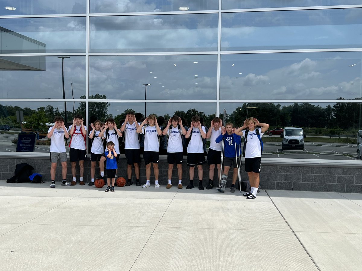 Maysville_Bball's tweet photo. Great two days for Panther Hoops! 7-1 @cedarpoint sports center! #dothemouse ๐ญ https://t.co/SIrypaUNMK