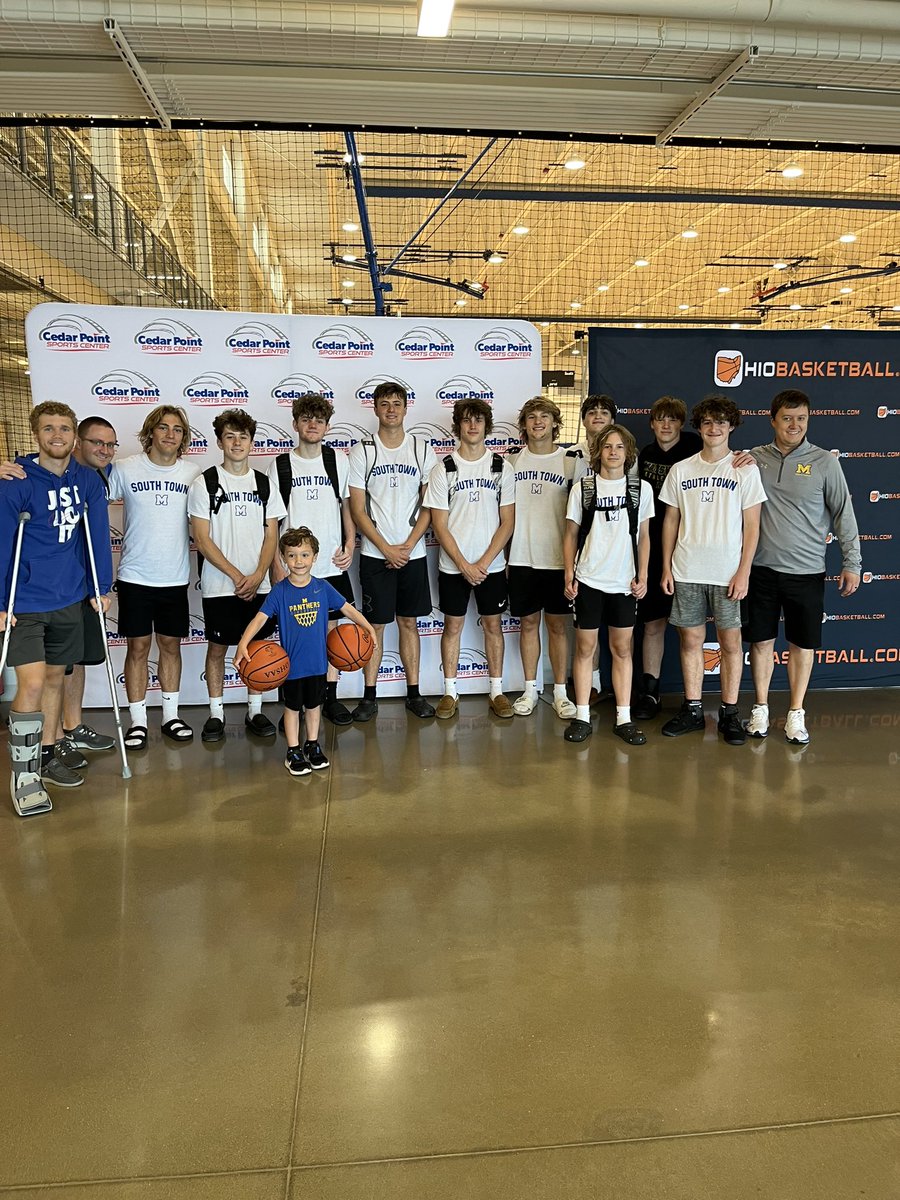 Maysville_Bball's tweet photo. Great two days for Panther Hoops! 7-1 @cedarpoint sports center! #dothemouse ๐ญ https://t.co/SIrypaUNMK