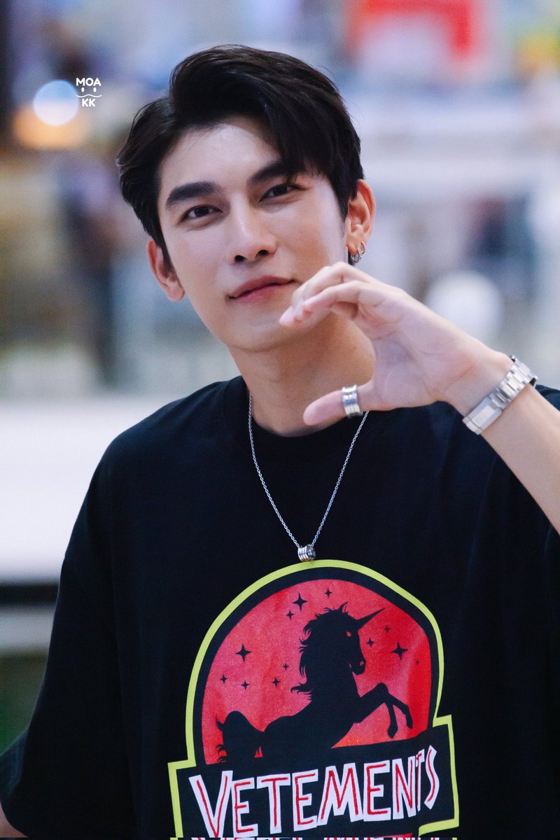 ladda_lasuay's tweet photo. อีกครึ่งของหัวใจ ❤️🌞🌻 
#หวานใจมิวกลัฟ https://t.co/82W9Vt9ZLw