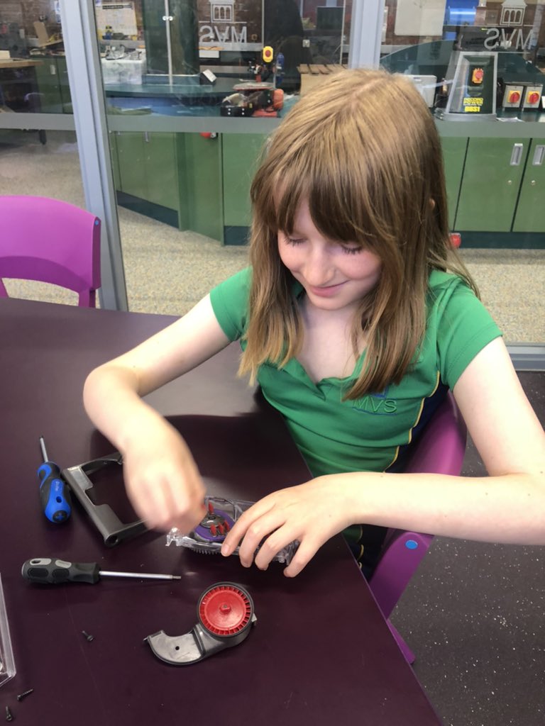 MaidaValeDT's tweet photo. Taking apart and putting back together small mechanisms from the Dyson Engineering box. Great dexterity and logical thinking required! The winner is….Taylor! #Dysonengineering #toolskills #maidavaleschooldt #year7 https://t.co/rAB3KADo7D