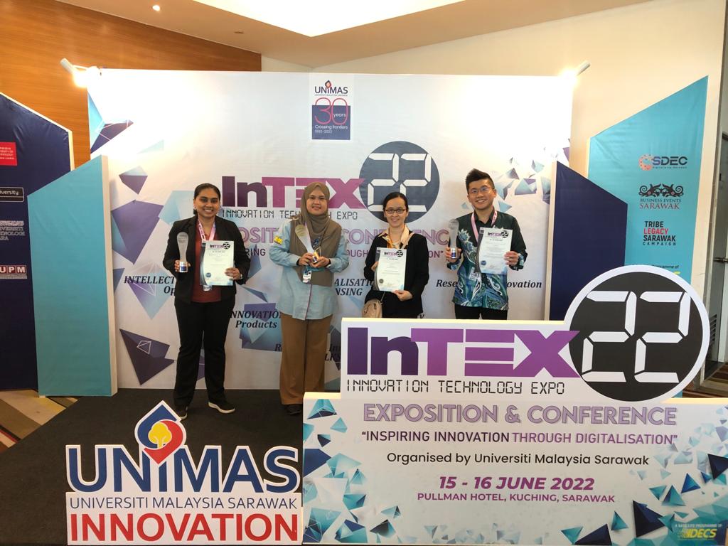 IMR_NIH's tweet photo. Congratulations to researchers from Infectious Disease Research Centre; Nutrition, Metabolic & Cardiovascular Research Centre; Special Resource Centre and JPP-Inovasi for winning one gold medal and two silver medals at InTEX 22 for their respective invention/innovation #nihmy https://t.co/i7rgaKalqJ