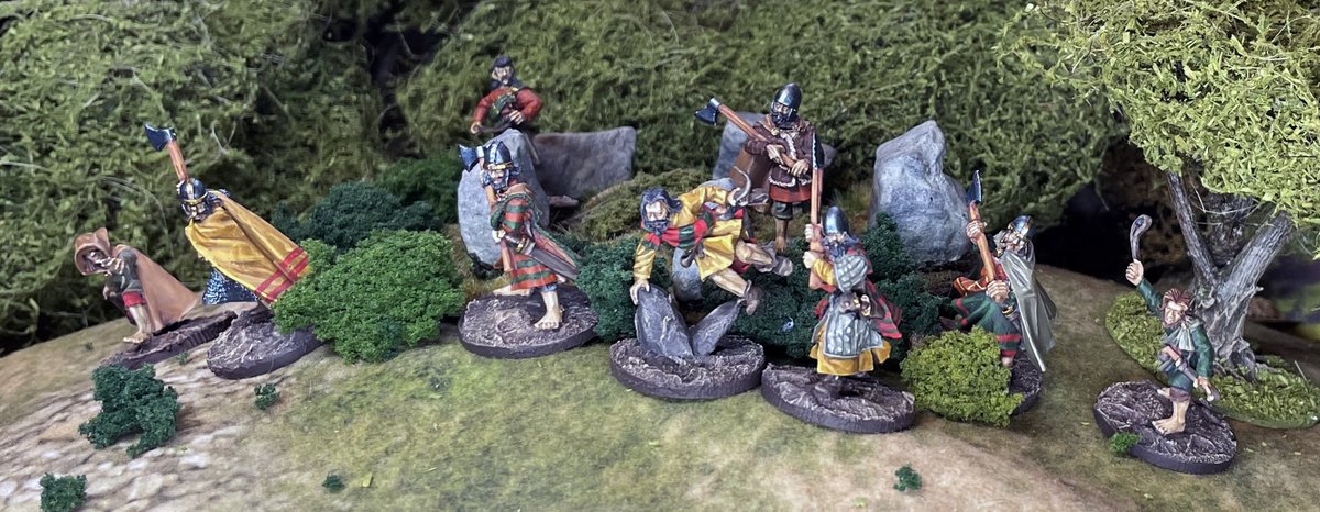 panzerkaput's tweet photo. I have finished my Welsh Knights, with the axes and slingers for Barons' War and I think I am close to 500 points of painted figures now. These are lovely Matthew Bickley sculpts, full of character and lovely poses. #thebaronswar #fsinspired #thewelsh #warhost #footsore https://t.co/lHByYailXM