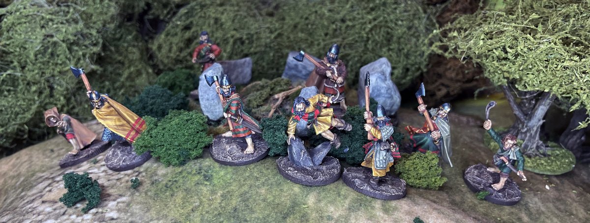 panzerkaput's tweet photo. I have finished my Welsh Knights, with the axes and slingers for Barons' War and I think I am close to 500 points of painted figures now. These are lovely Matthew Bickley sculpts, full of character and lovely poses. #thebaronswar #fsinspired #thewelsh #warhost #footsore https://t.co/lHByYailXM