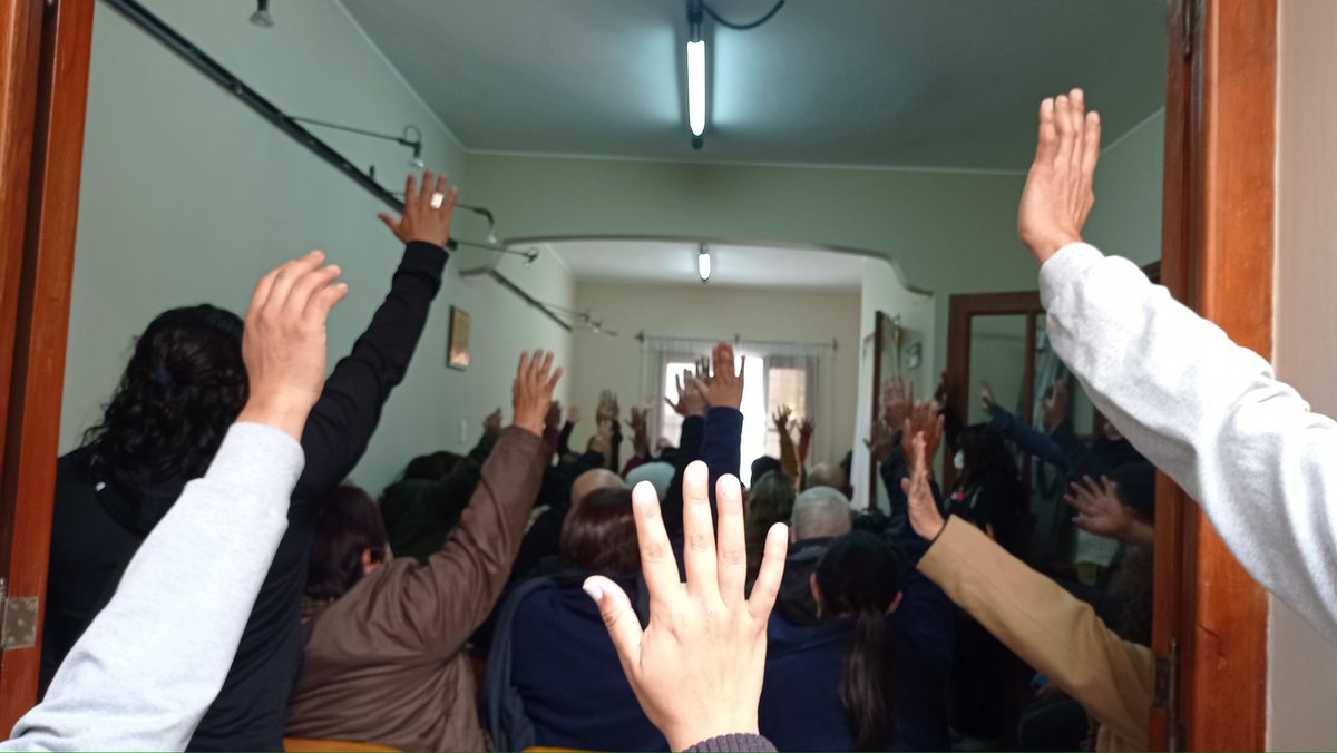 Fesprosa_LH's tweet photo. 🟠 Lxs profesionales de @APUAPJujuy realizarán un paro de 48 hs con movilización el día jueves 23 con la consigna: “#SalariosDignos para todxs y #EnDefensaDeLaSaludPública y el #HospitalPúblico". 

📢 #EnSaludPúblicaBuljubasichATRASA

🔗 Más info: https://t.co/BjQrmrGt9n https://t.co/0VpXQBK9By