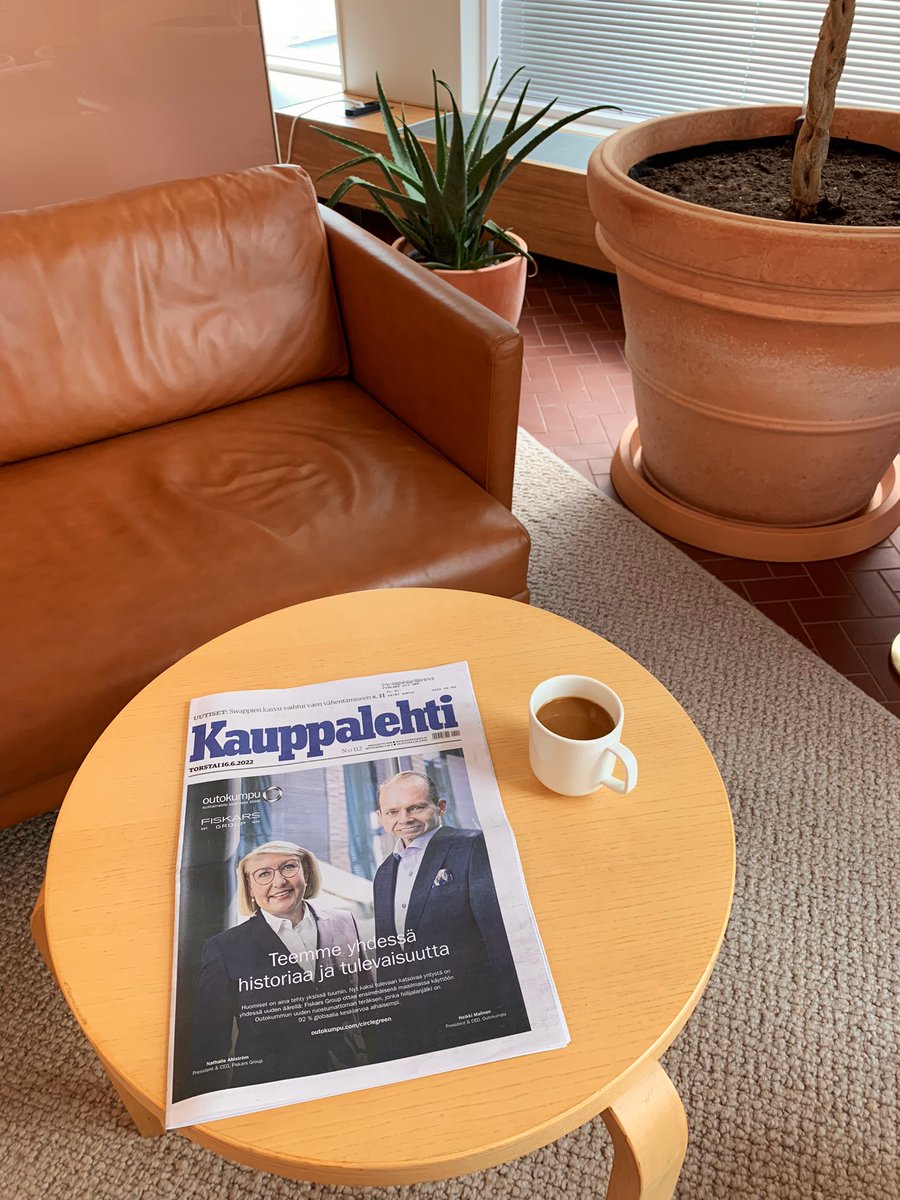 SannaHe's tweet photo. Keilaniemen uudelta @FiskarsGroup-toimistolta päivää! Tänään myös Kauppalehden etusivulla tuttuja kertomassa eilen lanseeratusta yhteistyöstä: #Fiskars’in keittiötuotteisiin uutta @Outokumpu päästöminimoitua ruostumatonta terästä 🍳 https://t.co/o3fAzPxdvd