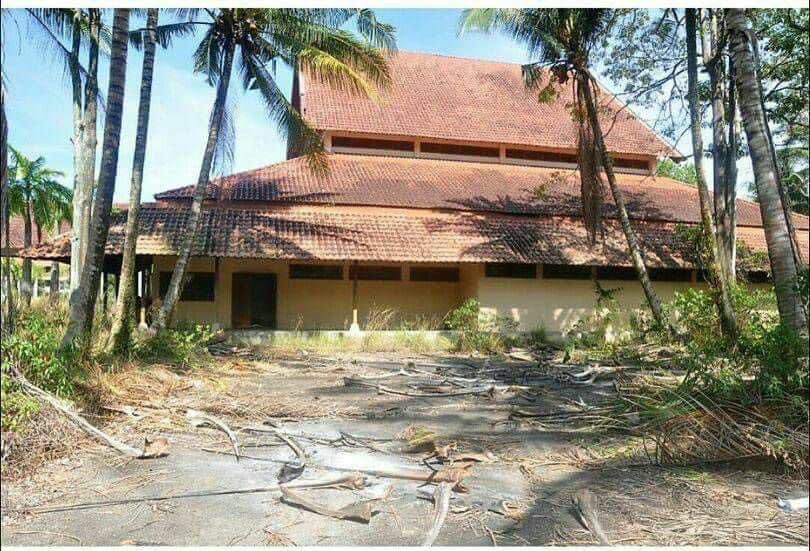 lady_bugg11's tweet photo. PELABURAN RM27 JUTA UNTUK STRAWBERRY PARK KIJAL DAH JADI MACAM RUMAH HANTU

Duit rakyat Terengganu jadi mangsa lagi...RM27 juta lebur hasil tangan tidak bertanggungjawab kepimpinan UMNO Terengganu yang gagal dalam urus selia harta rakyat.
Buleh ke PAS pon dia lok bodo https://t.co/Sqe3e5ludu