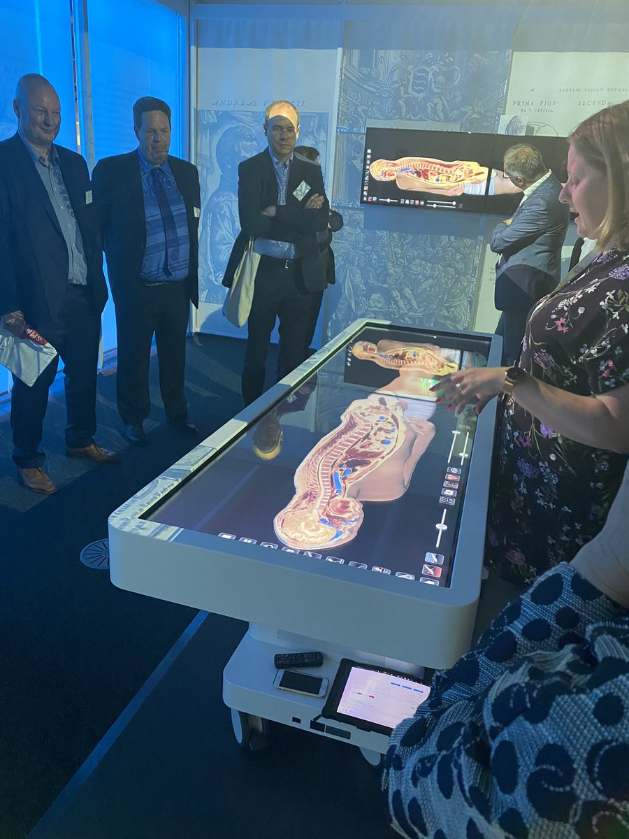 sofiebockaert's tweet image. Had ik dit vroeger geweten.. je kan dus leren opereren en dissecties doen zonder geurhinder #innovation @HealthHouseBE @smarthubvlabra