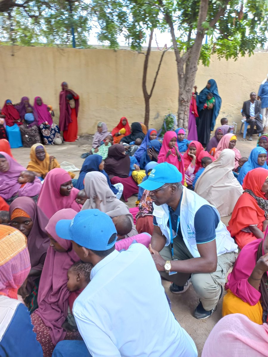 UNHCRSom's tweet photo. #UNHCR Rep. Mr. Magatte on a visit to Bulo Burto to listen first hand to the drought affected people, #drought situation in Somalia is deteriorating rapidly, urgent resource investments are needed to address the needs of the most vulnerable people. #droughtinSomalia #moreisneeded https://t.co/QOaVz4snNA