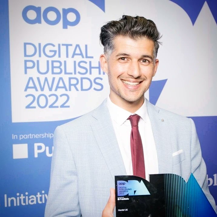 Laurence_Moza's tweet photo. I won Editor of the Year at the AOP Digital Publishing Awards last night and finally have a nice picture to tweet from it 🙌 

Amazing to be back celebrating this kind of thing in person. Roll on the Glasto celebrations! 🎉🎊

@ukaop @HearstUK https://t.co/TFAPvizBQ5