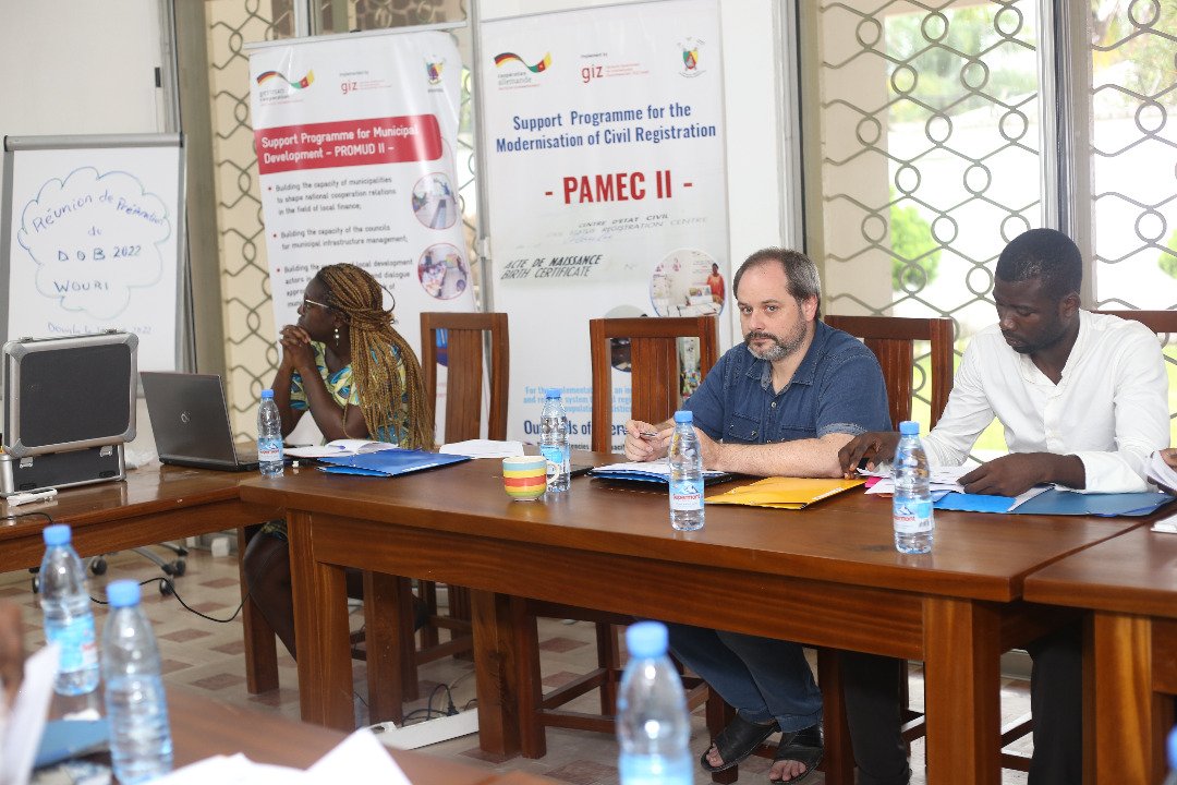 DigaMathieu's tweet image. Quelle place pour les outils numériques dans l&apos;organisation des #DOB 📊💵 (débats d&apos;orientation budgétaire) dans les communes ?? Voilà l&apos;un des débats en marge de l&apos;atelier de ce jour dans les locaux de la GIZ/#PRADEC à #Douala... dgb.cm/news/debat-dor…