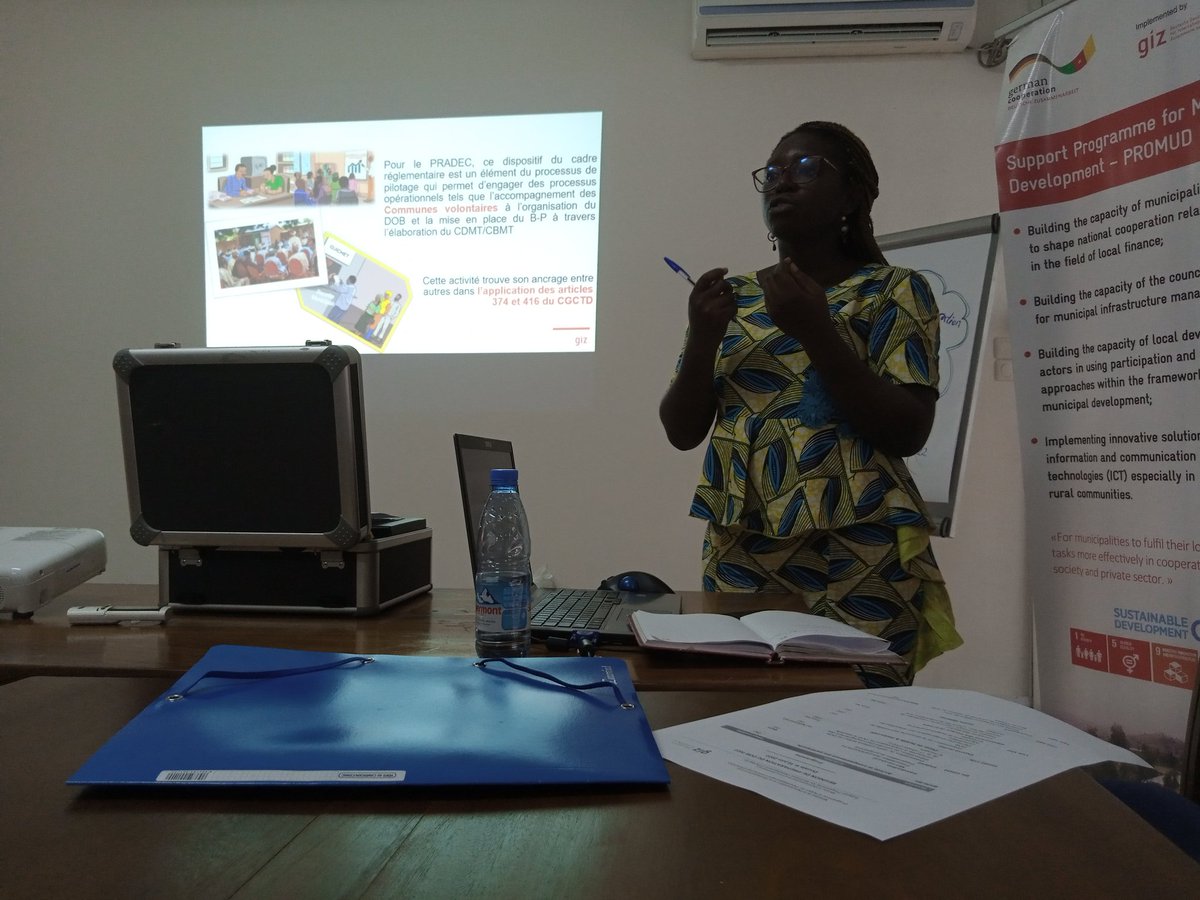 DigaMathieu's tweet image. Quelle place pour les outils numériques dans l&apos;organisation des #DOB 📊💵 (débats d&apos;orientation budgétaire) dans les communes ?? Voilà l&apos;un des débats en marge de l&apos;atelier de ce jour dans les locaux de la GIZ/#PRADEC à #Douala... dgb.cm/news/debat-dor…