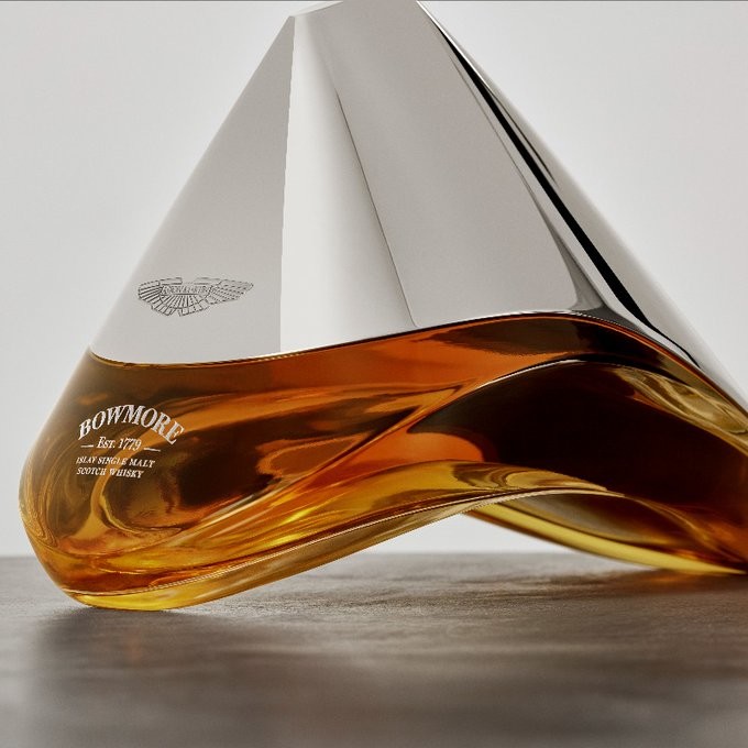 AstonMartinDET's tweet photo. A groundbreaking partnership between @astonmartin and @bowmore Whisky has formed!
🔈Introducing ARC-52 - combining the best of our world-renowned design with the unparalleled craftsmanship that has become synonymous with Bowmore Whisky.
#astonmartindet #Bowmore #ARC52 https://t.co/sJXOalNBQS