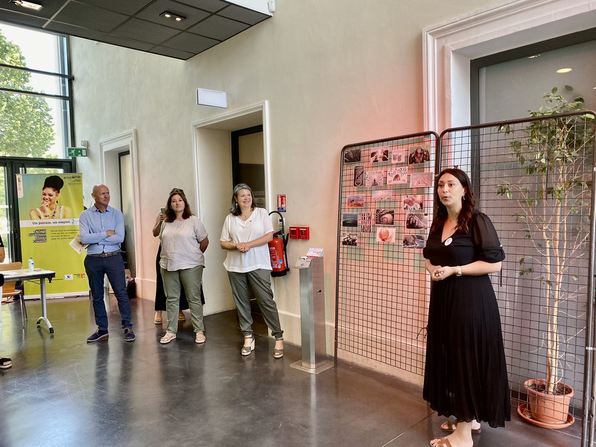 RauxCarole's tweet photo. #UnParrainUnEmploi : de nouvelles rencontres aujourd’hui pour @pe_marseille10 pour favoriser l'#emploi des #jeunesdiplomés : 🙌 10 parrainages en direct de la mairie des 9/10 Merci aux #entreprises #engagées , dans le dispositif avec @MaRegionSud @poleemploi_paca https://t.co/Y3GQuBLHCT