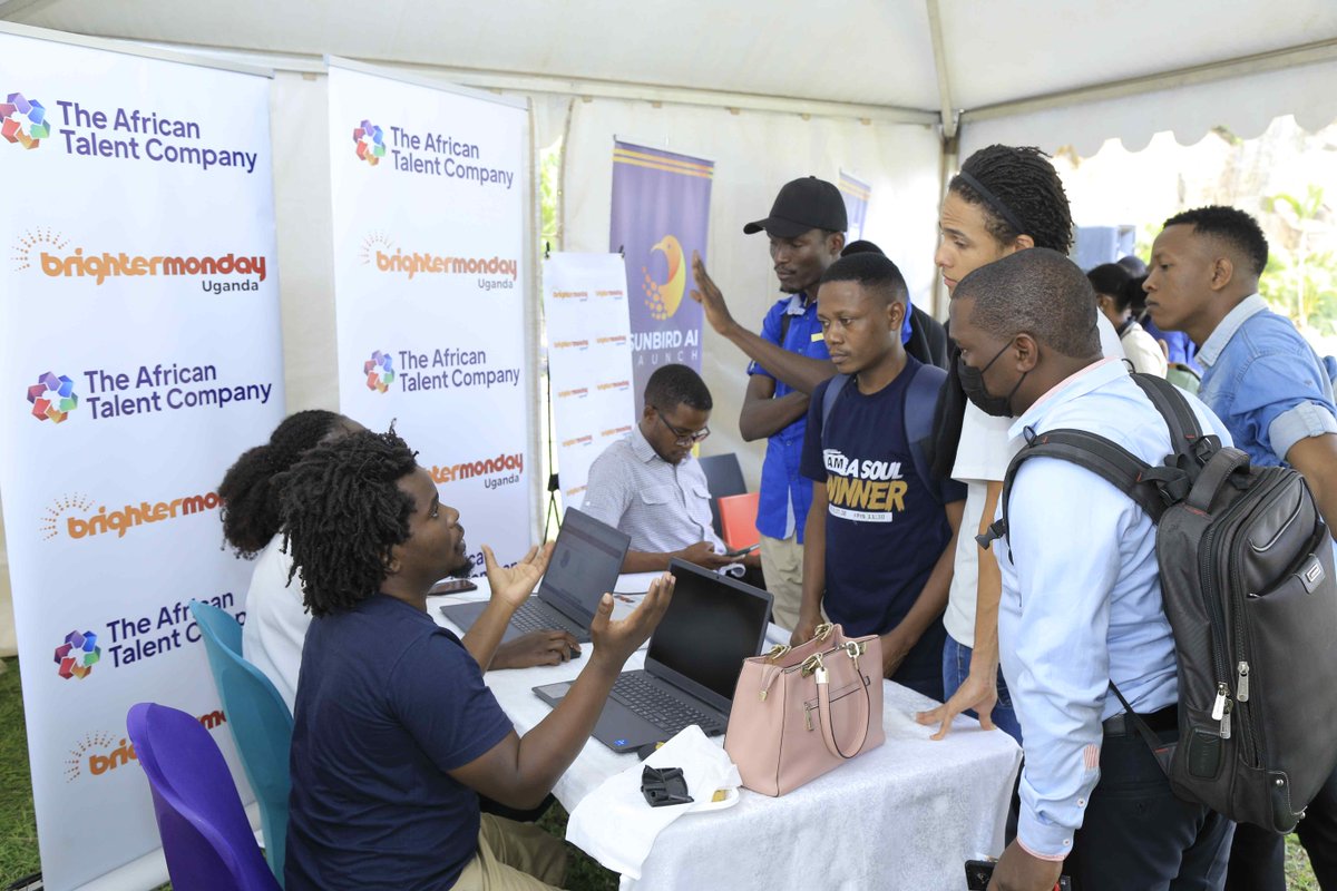 BrighterMonUG's tweet photo. The 5th Techknot Edition by @refactory_ug took place today at Clarke International University and it was a great pleasure for @BrighterMonUG to be invited and participate in such a brilliant event & panelists.
#4IR, #DataScience, #Analysis, #Engingeering, #Databases #BigData https://t.co/Zu5PkChEju