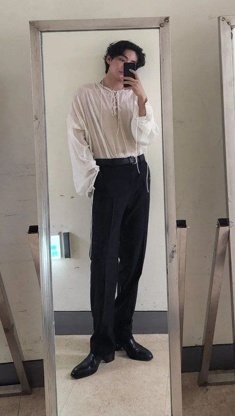 besizess's tweet photo. Тэ-тэ,а это что такое?Это ты к лету шубку снял?
Господибожемой, вы видели эти ноги???!!?!!
/#KimTaehyung/ /#TAEHYUNG ) /#V/ https://t.co/lam9kT3PwS