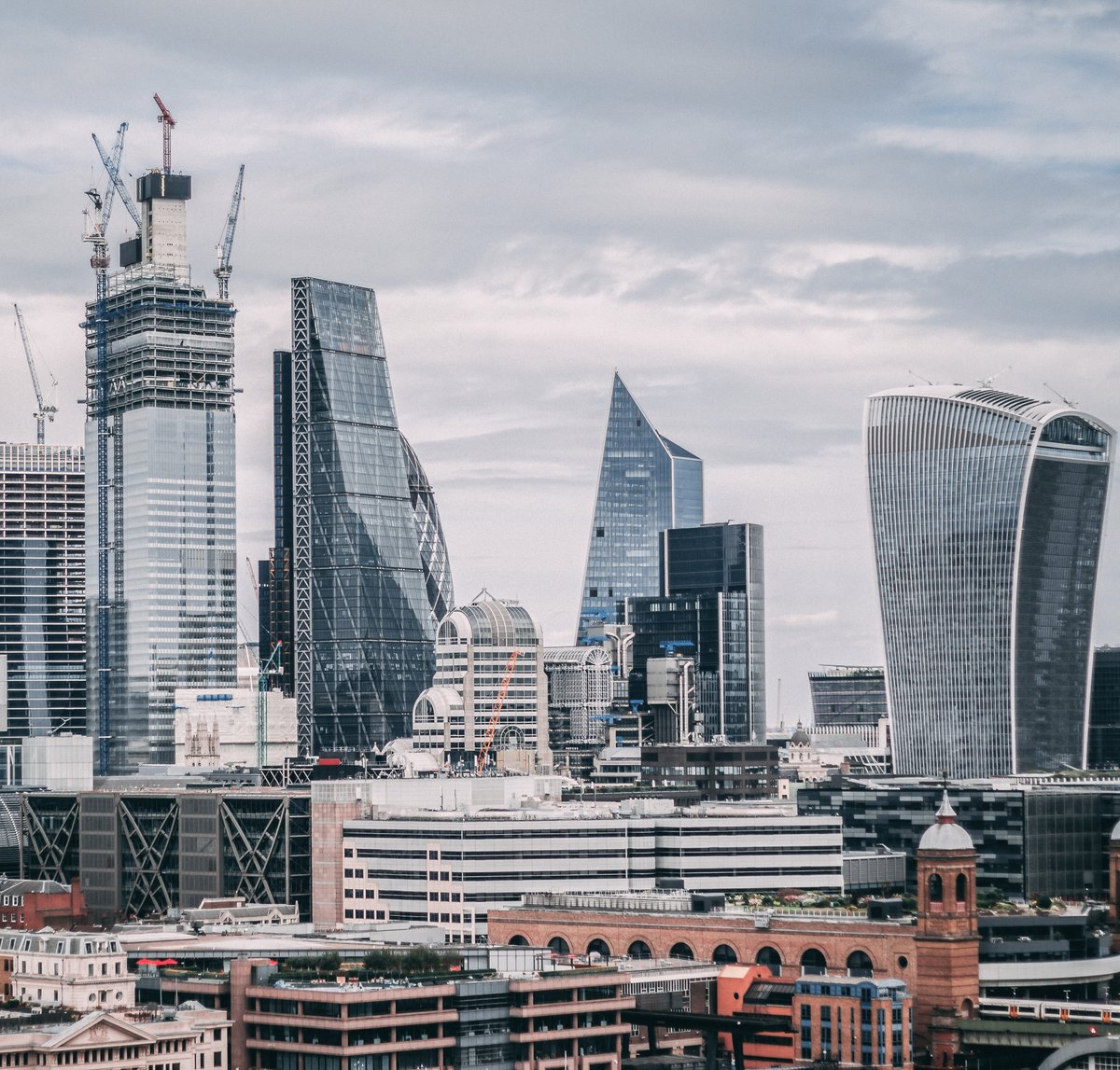London's skyscrapers are famous for their nicknames. Here, we can see 'the Gherkin', 'the cheese-grater', and 'the walkie-talkie'! Have you been inside any of these? Ask our team for some top tips for your time in The Capital. 🏙 #LetsDoLondon