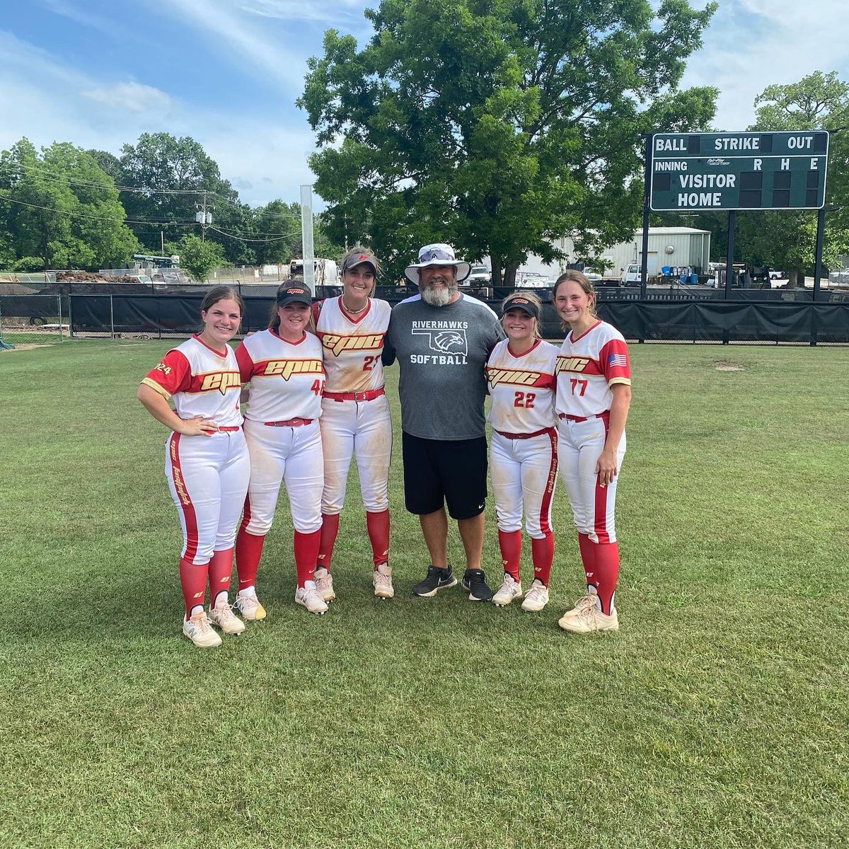 BryleeFanning's tweet photo. Great camp yesterday at NSU! Next up, Texas for a tourney and it’s going to be 🔥 🥎 https://t.co/qJlUUYBLPE