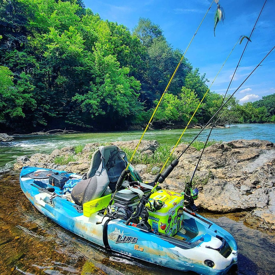 EngelCoolers's tweet photo. Our High Viz Yellow Drybox Cooler looks like it was made for @riverramblers feel free kayak!
.
#engelcoolers #dryboxcooler #ditchbox #ultimatelunchbox #seriouscool
#FeelFreeKayaks #FeelFreeLure #KayakFishing #KayakBassFishing
@feelfreeus @engelcoolers https://t.co/vbldinad08