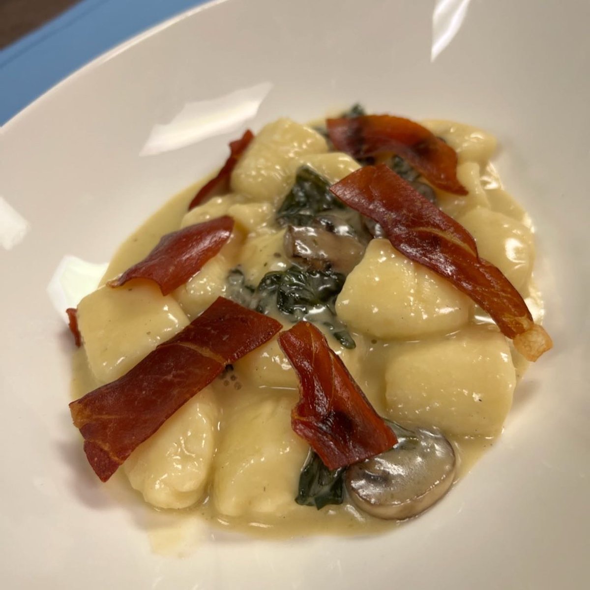 Join us at the club for one of our seasonal weekly specials that reflect the immense creativity and talent of our culinary team.