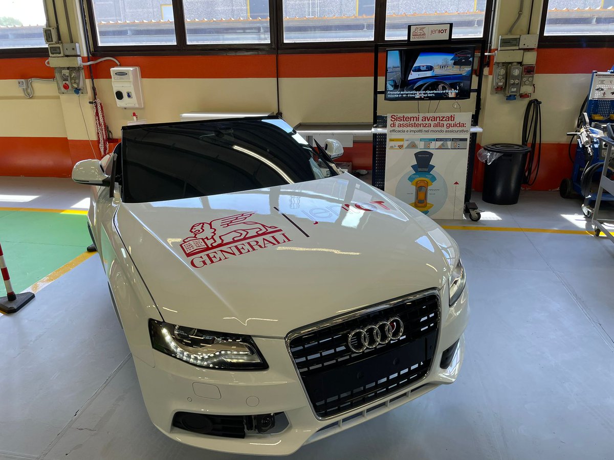 <a href="/telepass/">Telepass</a> <a href="/GeneraliItalia/">GENERALI ITALIA</a> <a href="/MarcoSesanaTw/">Marco Sesana</a> <a href="/FBardelliTW/">Francesco Bardelli</a> <a href="/MMonacelli_/">Massimo Monacelli</a> La giornata prosegue con un’interessante visita all’Innovation Center di #GeneraliJeniot a Pero: è bello vedere come le idee più innovative diventino realtà attraverso la sperimentazione, la ricerca e lo sviluppo. #GuidaNelFuturo