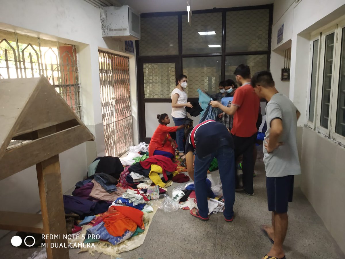 hands_thathelp's tweet photo. So preparations for next distribution is done.🔥🔥 Kudos to Everyone who have contributed to the sorting of clothes!!!🤩🤩🤩 @GurukoolM @ama @MamcRda @Neelam21183701  @Abhinav28239683 @hands_thathelp https://t.co/x4oAFLMiiu