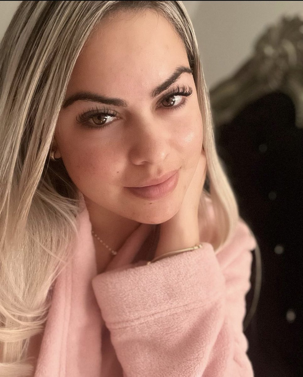 Just love being myself 🥰🥰❤️