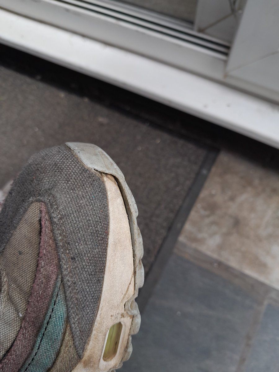 lisaul041's tweet photo. I can't tell you how many pairs of 95's we've had as a family.All have issues with the soles.They perish quickly,mine are going now,not https://t.co/nXEiEoub5v's disgusting and from now I'll buy https://t.co/RlUYeWCRsU've lost our custom I'm afraid. #95's #95s #nike @nikelondon https://t.co/UQRqiDroD3