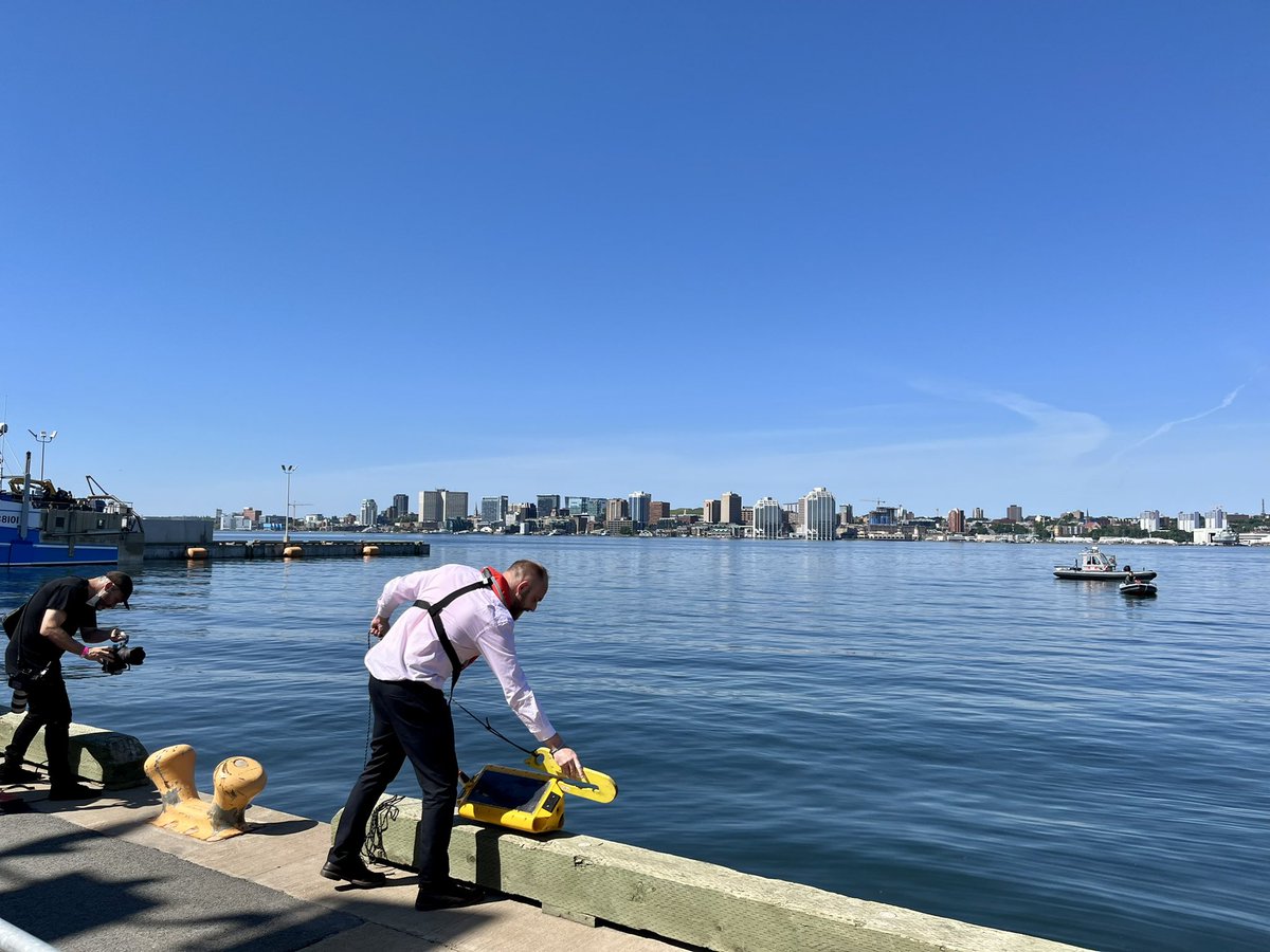COVE_Ocean's tweet image. We’re kicking off #DemoDay with a live demonstration of PicSea’s underwater robot. ☀️ #H20Conference #oceantech