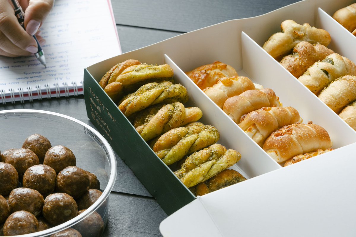 We are weekend ready 💪🏼

جهزنا الفطاير للإجازة 💪🏼

#ServeBakery #Cake #Weekend #Fatayer #Yum #Bakery #Kuwait #سيرڤ #الكويت #مخبز #حلو