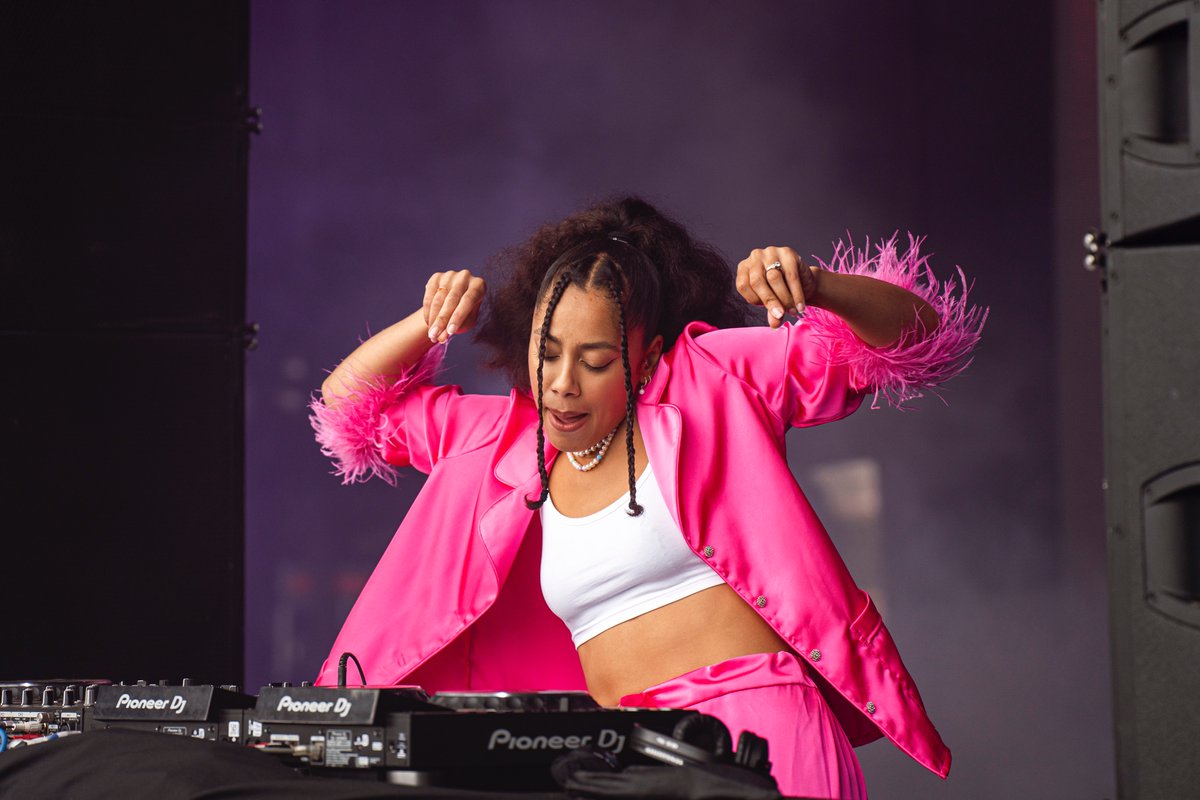 pharaoh_draws_'s tweet photo. Jayda G DJ'ing at @Parklifefest 🚀 https://t.co/t7ORU8DoNZ