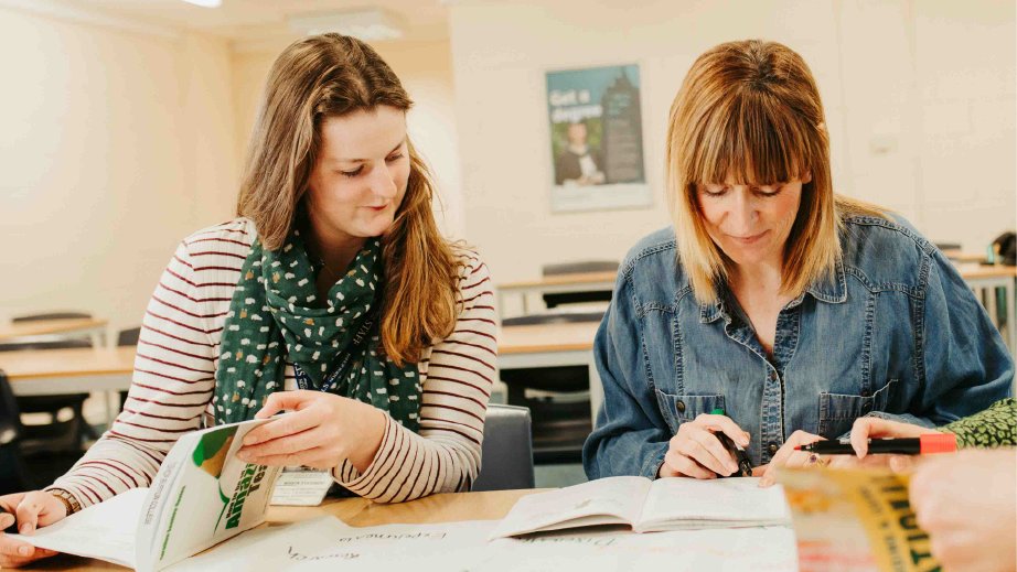 BishopBurton's tweet photo. Get into #Teaching!

We're hosting a #TeacherTraining Taster Session on Tuesday 21 June, 6pm - 7:30pm.

💻 Email adele.sewell@bishopburton.ac.uk for more information and to register your place. 

#UCBB #UniversityCentre #BishopBurton #HE #HigherEducation #TasterSession https://t.co/KYBIVFsvFX