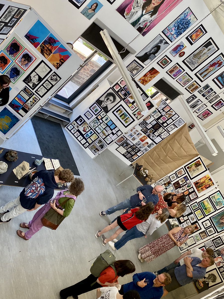 QEHSchoolHead's tweet photo. Amazing GCSE and A level Art Exhibition now open @QEHSchool. Spectacular work on display. Many congratulations to all involved 🎨🖼📷 https://t.co/R29HlyC1qL
