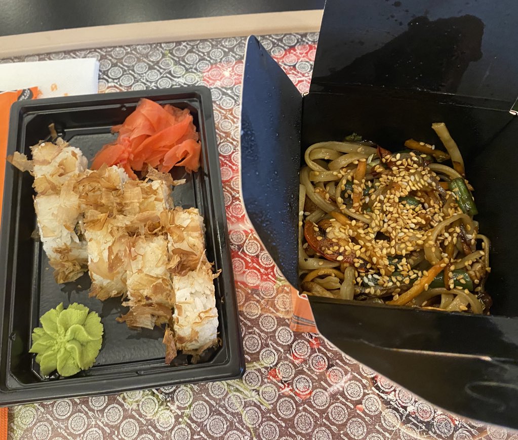 dididi_di_'s tweet photo. bon appetite https://t.co/oGCKQmPfVU