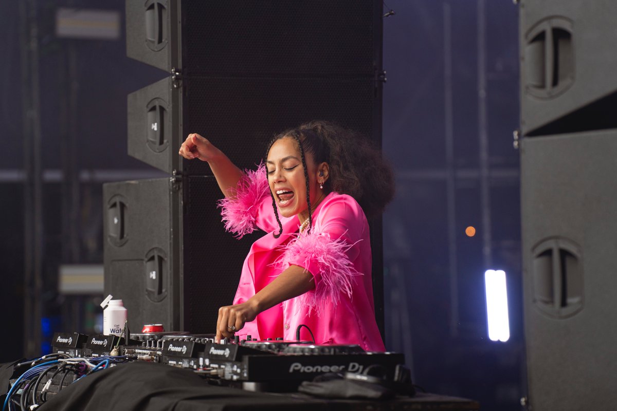 pharaoh_draws_'s tweet photo. Jayda G DJ'ing at @Parklifefest 🚀 https://t.co/t7ORU8DoNZ
